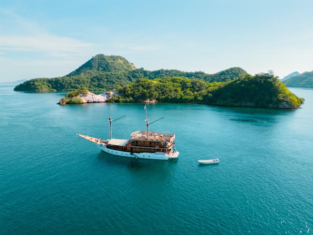 Luxury Phinisi Labuan Bajo