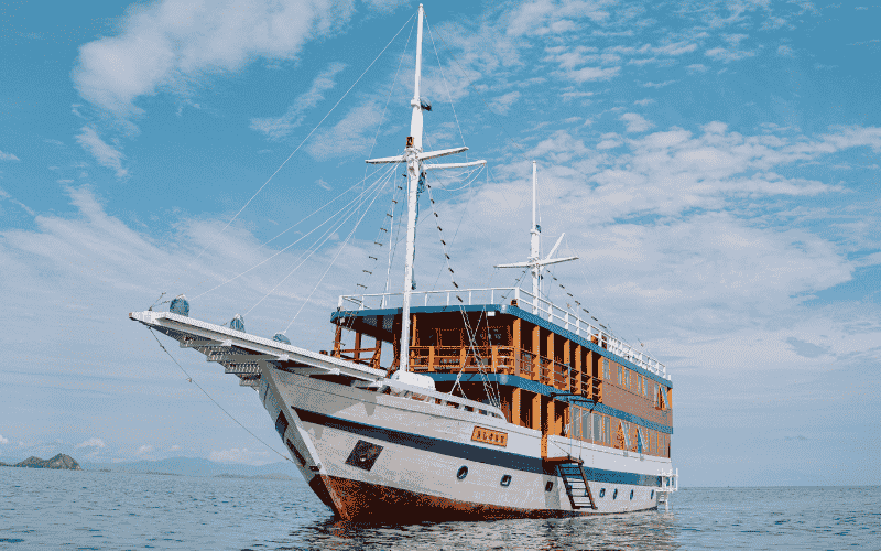 Luxury Phinisi KLM Alore